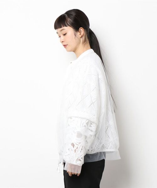 AULA AILA(アウラアイラ)の「レースコンビネーションブルゾン(LACE COMBINATION BLOUSON)(ブルゾン・レディース・ブラック/グレー/オフホワイト・M)」の4枚目の写真