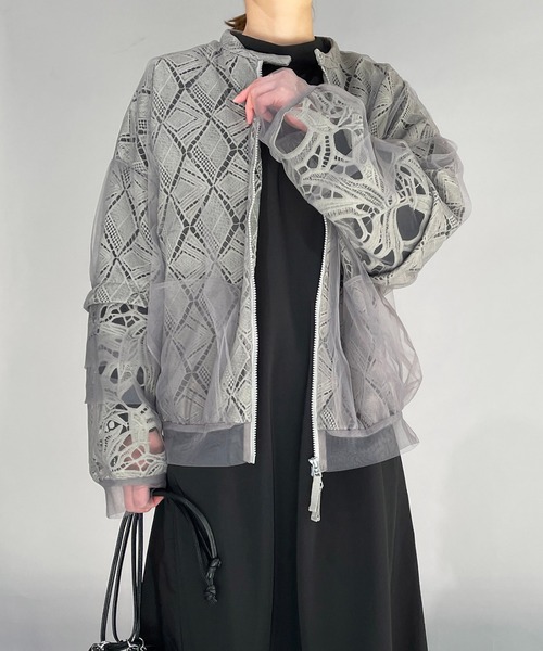 AULA AILA(アウラアイラ)の「レースコンビネーションブルゾン(LACE COMBINATION BLOUSON)(ブルゾン・レディース・ブラック/グレー/オフホワイト・M)」の3枚目の写真