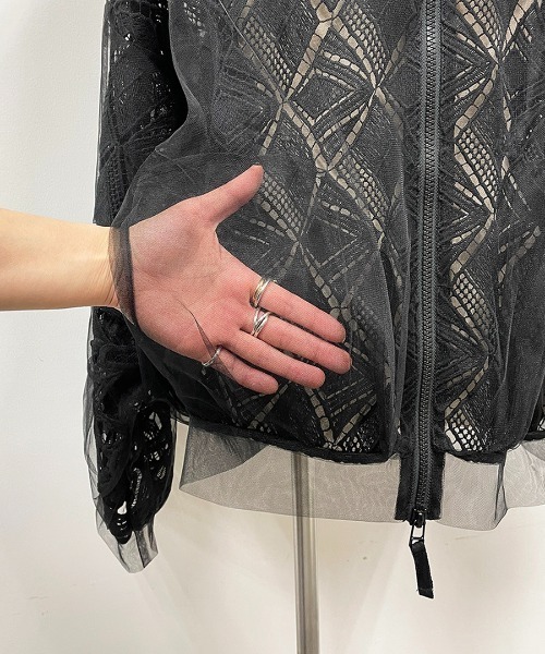 AULA AILA(アウラアイラ)の「レースコンビネーションブルゾン(LACE COMBINATION BLOUSON)(ブルゾン・レディース・ブラック/グレー/オフホワイト・M)」の17枚目の写真
