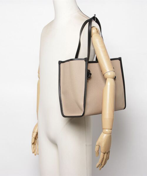 GIANNI CHIARINI(ジャンニ キアリーニ)の「【GIANNI CHIARINI】GIANNI CHIARINI / MARCELLA ORIGINAL S(トートバッグ・レディース・カーキ/ベージュ/ブラウン/ブラック/キャメル/アイボリー/ブラック系その他2/アイボリー系2/ベージュ系2・FREE)」の18枚目の写真