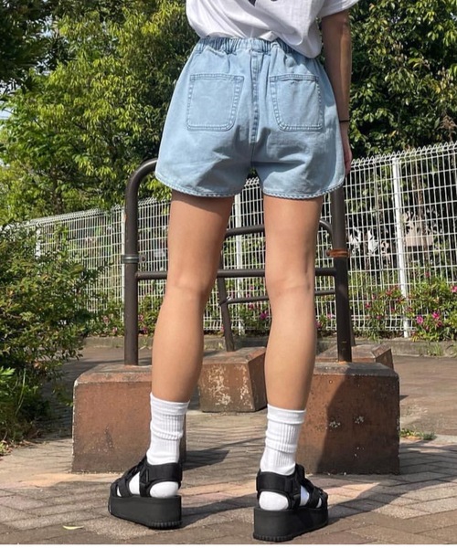 ROXY（ロキシー）の「ROXY/ロキシー  ルーズシルエット  デニムショートパンツ   RPT221074（デニムパンツ・レディース・ネイビー/インディゴブルー・S/M）」の12枚目の写真