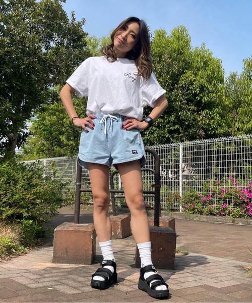 ROXY（ロキシー）の「ROXY/ロキシー  ルーズシルエット  デニムショートパンツ   RPT221074（デニムパンツ・レディース・ネイビー/インディゴブルー・S/M）」の13枚目の写真