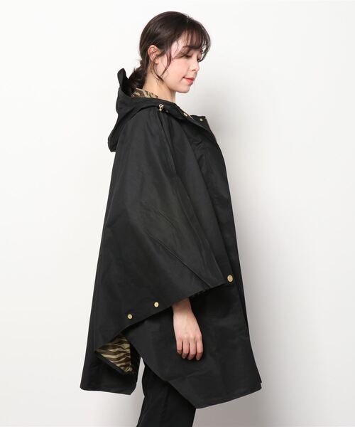 MAISON SCOTCH（メゾンスコッチ）の「ウォータープルーフ ポンチョ【165259】（ポンチョ・レディース・ブラック・FREE）」の2枚目の写真