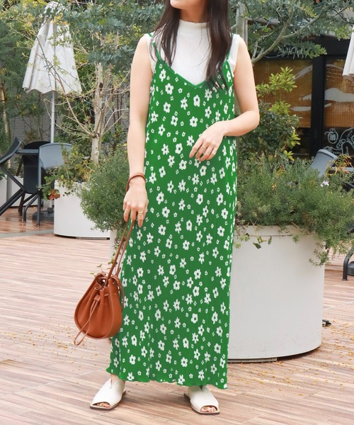 libelle more（リベル モア）の「スムース花プリントクリスタルプリーツジャンスカ（ジャンパースカート・レディース・グリーン/オフホワイト/ブラック・M/L）」の3枚目の写真