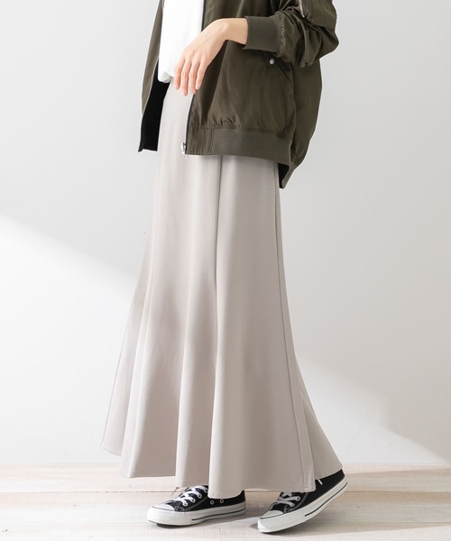 URBAN RESEARCH Sonny Label（アーバンリサーチサニーレーベル）の「『WEB限定』カットマーメイドスカート（スカート・レディース・ブラック/ベージュ系その他・FREE）」の2枚目の写真