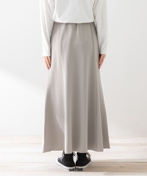 URBAN RESEARCH Sonny Label（アーバンリサーチサニーレーベル）の「『WEB限定』カットマーメイドスカート（スカート・レディース・ブラック/ベージュ系その他・FREE）」の22枚目の写真