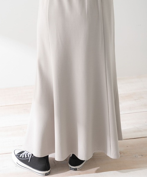 URBAN RESEARCH Sonny Label（アーバンリサーチサニーレーベル）の「『WEB限定』カットマーメイドスカート（スカート・レディース・ブラック/ベージュ系その他・FREE）」の14枚目の写真