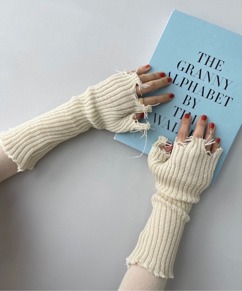 SANSeLF（サンセルフ）の「ダメージアームカバー【SANSeLF】sana22a002（アームカバー・レディース・ブラック/ホワイト・FREE）」の7枚目の写真