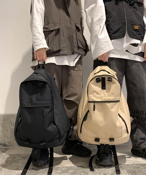 c.u.l(シーユーエル)の「【c.u.l】ユニセックス チェストベルト付きナイロン バックパック リュック cula362(バックパック/リュック・レディース・ブラック/ベージュ/レッド・FREE)」の5枚目の写真