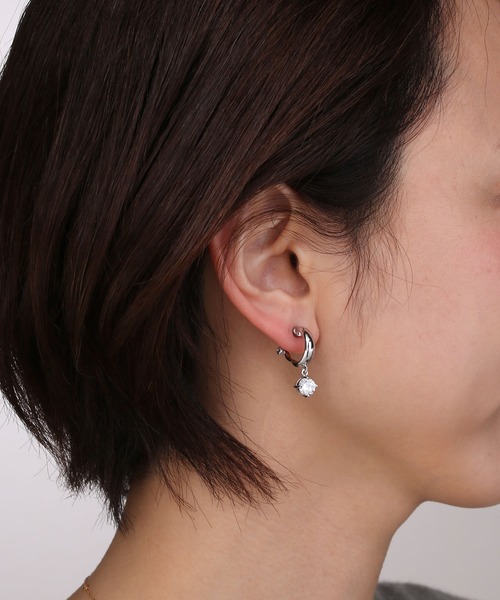 Manon's Selection(マノンズセレクション)の「1粒デザインイヤリング(イヤリング・レディース・ゴールド/シルバー・ONE SIZE)」の3枚目の写真