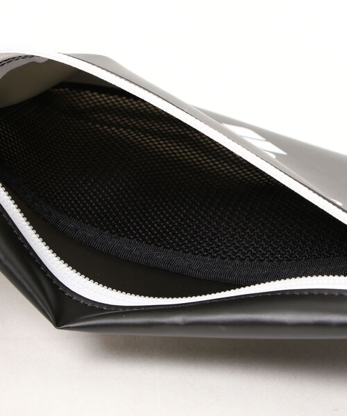 agnes b.（アニエスベー）の「【ユニセックス】KG17 POCHETTE ARENA agnes b. x arena サコッシュ（ショルダーバッグ・レディース・ブラック・FREE）」の7枚目の写真