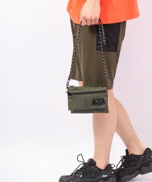 DAY OUT(デイアウト)の「DAY OUT EcOCHE-ν-Eco bag in Sacoche / エコッシュ-ν-エコバッグインサコッシュ(ショルダーバッグ・メンズ・ブラック/カーキ/グレー・FREE)」の6枚目の写真