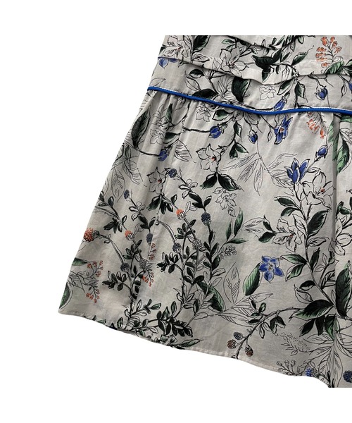 TEVALT（ヴァレット）の「カラーポイントボタニカルptタックSK（スカート・レディース・ライトグレー/オフホワイト・38）」の11枚目の写真