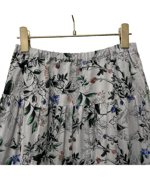 TEVALT（ヴァレット）の「カラーポイントボタニカルptタックSK（スカート・レディース・ライトグレー/オフホワイト・38）」の16枚目の写真