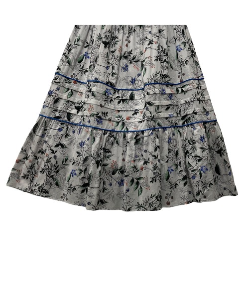 TEVALT（ヴァレット）の「カラーポイントボタニカルptタックSK（スカート・レディース・ライトグレー/オフホワイト・38）」の9枚目の写真