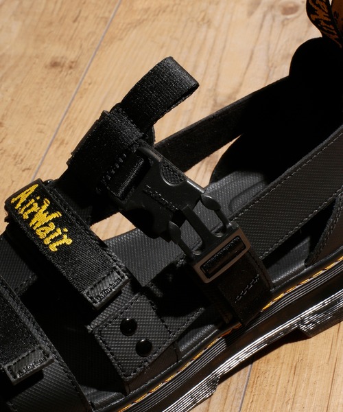 And A(アンドエー)の「Dr.Martens ドクターマーチン / Pearson ペアソン フィッシャーマン ストラップサンダル グルカサンダル(サンダル・メンズ・ブラック・26cm/27cm)」の8枚目の写真