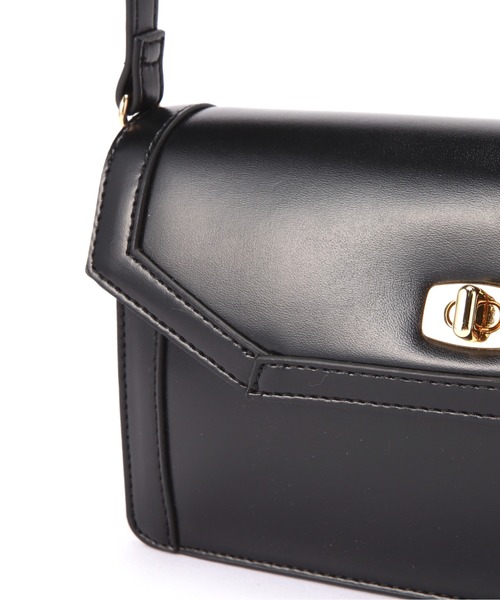 N.（N. Natural Beauty Basic）（エヌエヌナチュラルビューティーベーシック）の「【松井愛莉さん着用】◆ヴィンテージライクショルダーバッグ（ショルダーバッグ・レディース・ブラック/レッド/ベージュ系その他・ﾌﾘ-）」の14枚目の写真