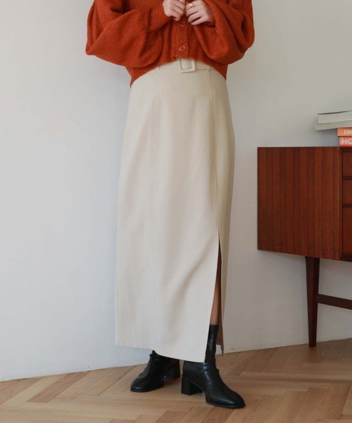 archives(アルシーヴ)の「ベルト付スリットタイトスカート(スカート・レディース・ブラック/ブルー/アイボリー/モカ・MEDIUM)」の2枚目の写真