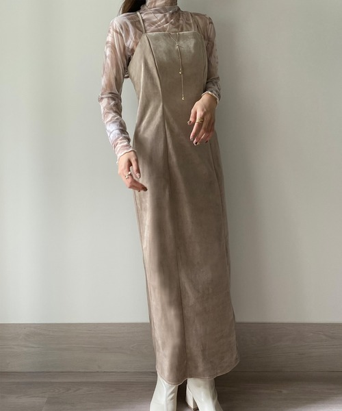 callautia（カラウティア）の「ベロア調Iラインキャミワンピース（ワンピース・レディース・グレイッシュベージュ/ブラック/ライトベージュ/キャメル/ピンク系その他/ダークグレー/ダークブラウン・SMALL/MEDIUM/LARGE/X-LARGE）」の18枚目の写真