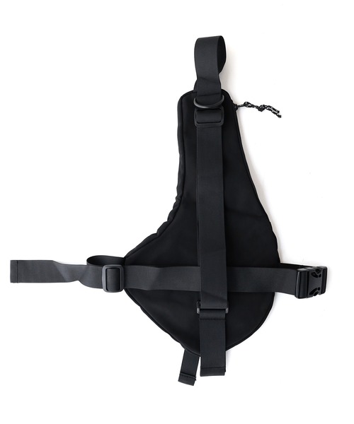 minsobi（ミンソビ）の「バックルベルトボディバック（ボディバッグ/ウエストポーチ・メンズ・ブラック・FREE）」の12枚目の写真