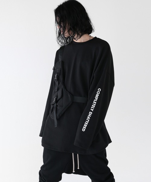 minsobi（ミンソビ）の「バックルベルトボディバック（ボディバッグ/ウエストポーチ・メンズ・ブラック・FREE）」の7枚目の写真