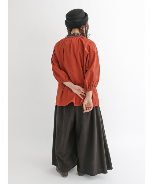 Samansa Mos2(サマンサ モスモス)の「幾何学柄刺繍ブラウス(シャツ/ブラウス・レディース・オフホワイト/オレンジ/グリーン/チャコール・フリ-)」の15枚目の写真
