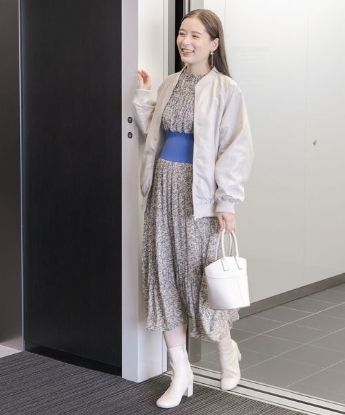 mysty woman(ミスティウーマン)の「ウエストリブドッキングワンピース 162535(ワンピース・レディース・ブラック/ベージュ/ブルー・FREE)」の6枚目の写真