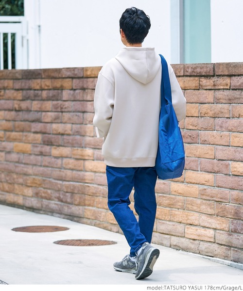 coca（coca）（コカ）の「ユニセックス ダンボールパーカー（パーカー・メンズ・ブラック/グレイッシュベージュ/グリーン/グレー・M/L）」の15枚目の写真