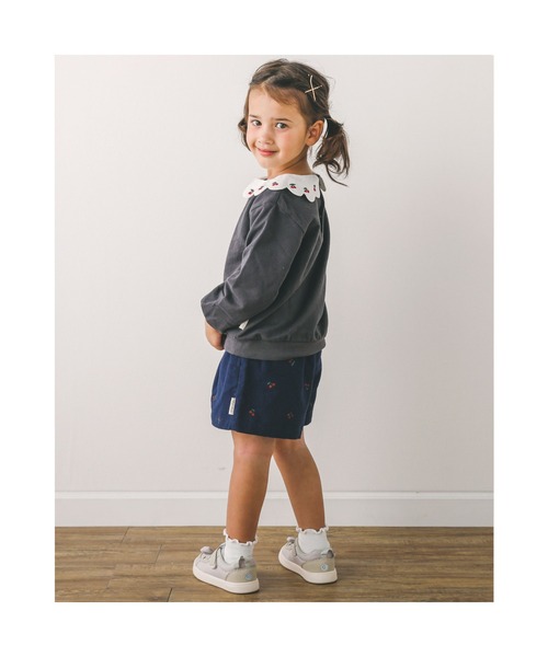 SLAP SLIP(スラップスリップ)の「SLAPSLIP/【お揃い】チェリープリントウエストボタンフリルコットンショートパンツ(90~130cm)(その他パンツ・キッズ・パープル/ネイビー・110/130/120/90/100)」の4枚目の写真