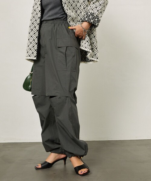 Aresense（アーセンス）の「Aresense/アーセンス KNEE SLIT PANTS/膝スリットパラシュートパンツ（その他パンツ・レディース・グレー/ピンク/セージグリーン・ﾌﾘ-）」の17枚目の写真