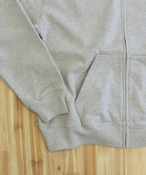 AVIREX(アヴィレックス)の「2026リニューアル SIGNATURE VARSITY LOGO ZIP UP PARKA(パーカー・メンズ・カーキ/ライトグレー/ブラック/オリーブ・XXL/XL/L/M)」の14枚目の写真