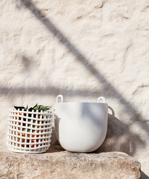 ferm LIVING セラミックバスケットS 6efb25ac001dc3969e9dcb7a73380e