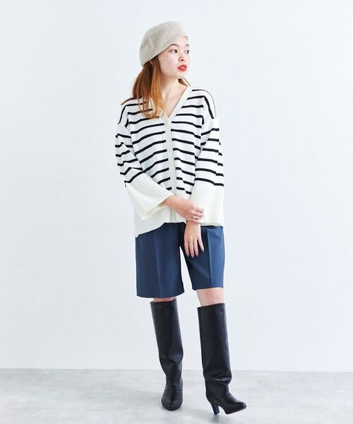 le.coeur blanc(ルクールブラン)の「ボーダーワイドシルエットVネックカーディガン(カーディガン/ボレロ・レディース・ブラック系その他/ブルー系その他2・38)」の4枚目の写真