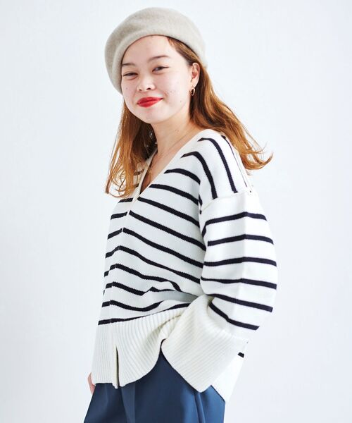 le.coeur blanc(ルクールブラン)の「ボーダーワイドシルエットVネックカーディガン(カーディガン/ボレロ・レディース・ブラック系その他/ブルー系その他2・38)」の9枚目の写真