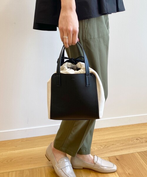 OPAQUE.CLIP（オペークドットクリップ）の「◆コンビ巾着ミドルトートバッグ【2WAY】（トートバッグ・レディース・ベージュ系1/ブラック系1/ブラック系・00）」の2枚目の写真