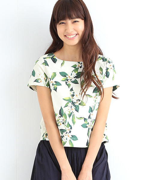 B:MING by BEAMS(ビーミングバイビームス)の「<InRed 6月号掲載>ビーミング by ビームス / ボタニカルプリント ブラウス(シャツ/ブラウス・レディース・オフホワイト/ネイビー・MEDIUM/SMALL)」の2枚目の写真