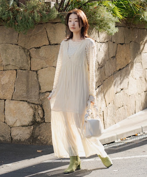 Kastane（カスタネ）の「【サイズ展開あり/WEB限定サイズあり】ワッシャーシフォン無地ワンピース（ワンピース・レディース・オフホワイト/ブラック・2/0/1）」の3枚目の写真