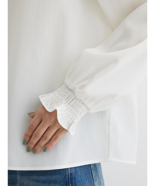 ELENCARE DUE（エレンカーレデュエ）の「・ELENCARE　DUE　ハイネックブラウス（シャツ/ブラウス・レディース・ブラック/オフホワイト/ライトカーキ/グレイッシュベージュ・FREE）」の6枚目の写真