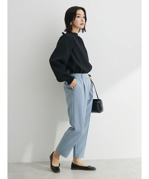 ELENCARE DUE（エレンカーレデュエ）の「・ELENCARE　DUE　ハイネックブラウス（シャツ/ブラウス・レディース・ブラック/オフホワイト/ライトカーキ/グレイッシュベージュ・FREE）」の11枚目の写真