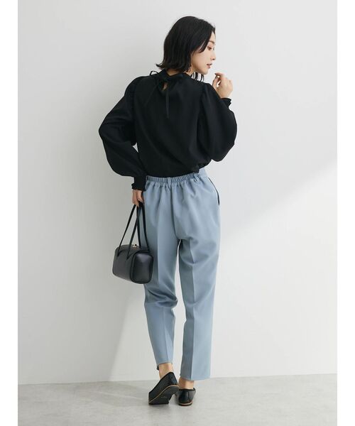 ELENCARE DUE（エレンカーレデュエ）の「・ELENCARE　DUE　ハイネックブラウス（シャツ/ブラウス・レディース・ブラック/オフホワイト/ライトカーキ/グレイッシュベージュ・FREE）」の12枚目の写真