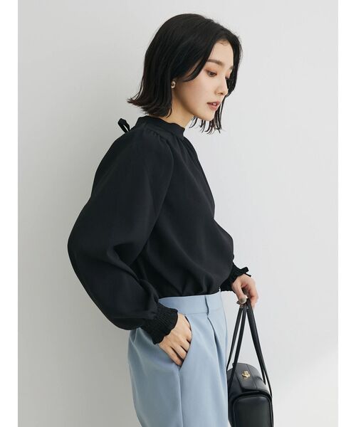 ELENCARE DUE（エレンカーレデュエ）の「・ELENCARE　DUE　ハイネックブラウス（シャツ/ブラウス・レディース・ブラック/オフホワイト/ライトカーキ/グレイッシュベージュ・FREE）」の16枚目の写真