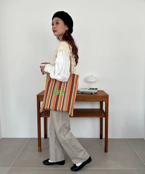 DISCOAT(ディスコート)の「【新色追加!】ストライプアソートロゴトートバッグ(トートバッグ・レディース・ブラック/ベージュ/ブラウン/イエロー・FREE)」の7枚目の写真