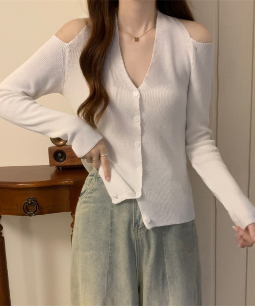 Vipoa(ヴィポア)の「ショルダーカットアウトニット(ニット/セーター・レディース・ブラック/ホワイト/レッド/グリーン/ブラウン・FREE)」の9枚目の写真