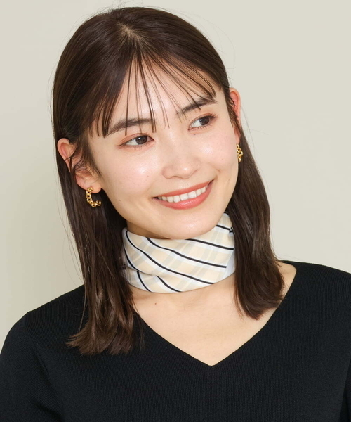 a.v.v(アーヴェヴェ)の「【バンダナ/スカーフ】ストライプ柄スカーフ(バンダナ/スカーフ・レディース・ネイビー/ライトブルー・38)」の3枚目の写真