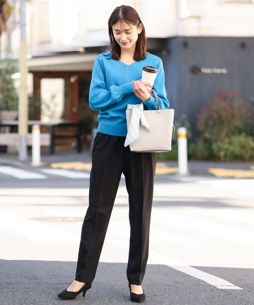 a.v.v(アーヴェヴェ)の「【バンダナ/スカーフ】ストライプ柄スカーフ(バンダナ/スカーフ・レディース・ネイビー/ライトブルー・38)」の5枚目の写真