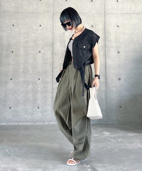 PAGEBOY（ページボーイ）の「バックオープンデニムベスト（その他アウター・レディース・ブルー/ライトブルー/ブラック・FREE）」の6枚目の写真