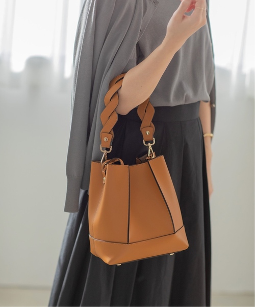 La TOTALITE(ラトータリテ)の「《追加》【GIANNI NOTARO/ジャンニ ノターロ 】2way ショルダーBAG(ショルダーバッグ・レディース・アイボリー/キャメル・FREE)」の7枚目の写真