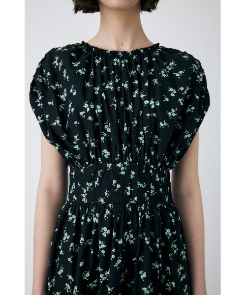 MOUSSY(マウジー)の「DRAWSTRING FLORAL ドレス(ワンピース・レディース・ブラック/ホワイト/ブラック系その他・1/2)」の8枚目の写真