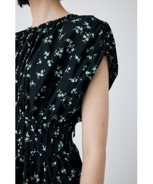 MOUSSY(マウジー)の「DRAWSTRING FLORAL ドレス(ワンピース・レディース・ブラック/ホワイト/ブラック系その他・1/2)」の9枚目の写真