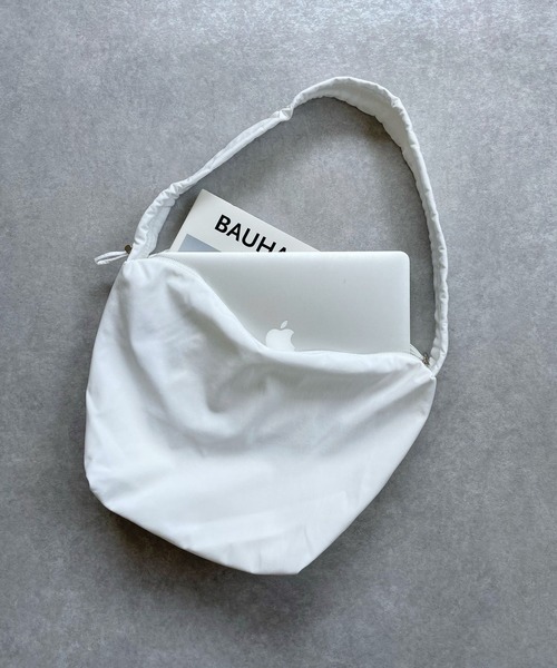 Miscere（ミスケーレ）の「◇ シャーリングドローコードショルダーバッグ　GLBG-005（ショルダーバッグ・レディース・ホワイト/グリーン/ブラック・FREE）」の13枚目の写真